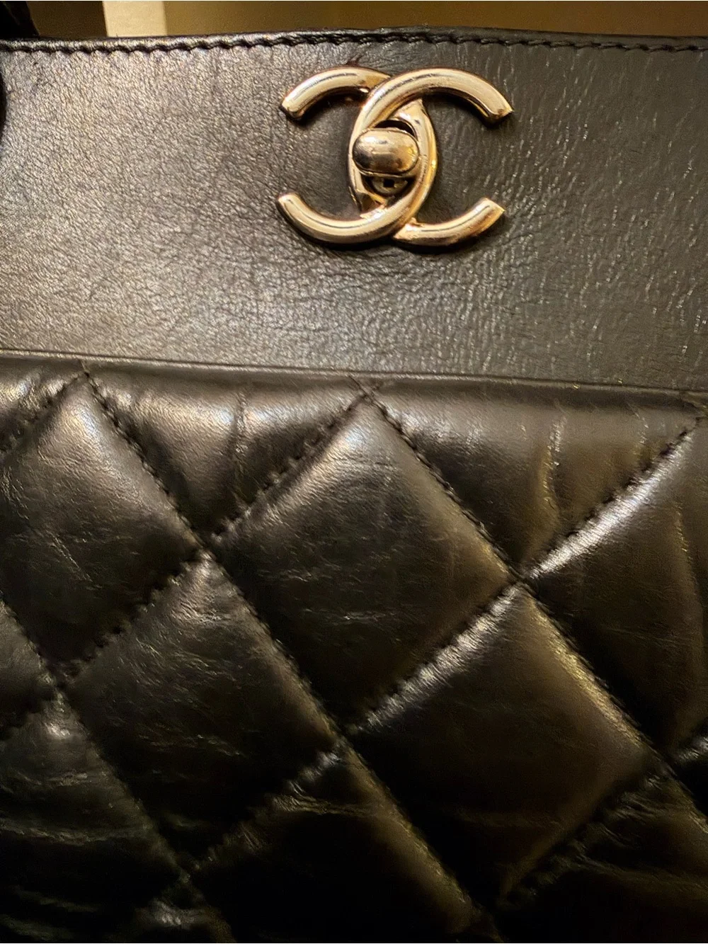CHANEL tote black